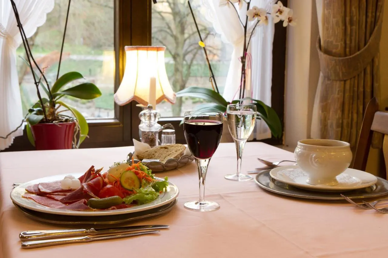 Hotel Le Postillon Esch-sur-Sure 3*,
