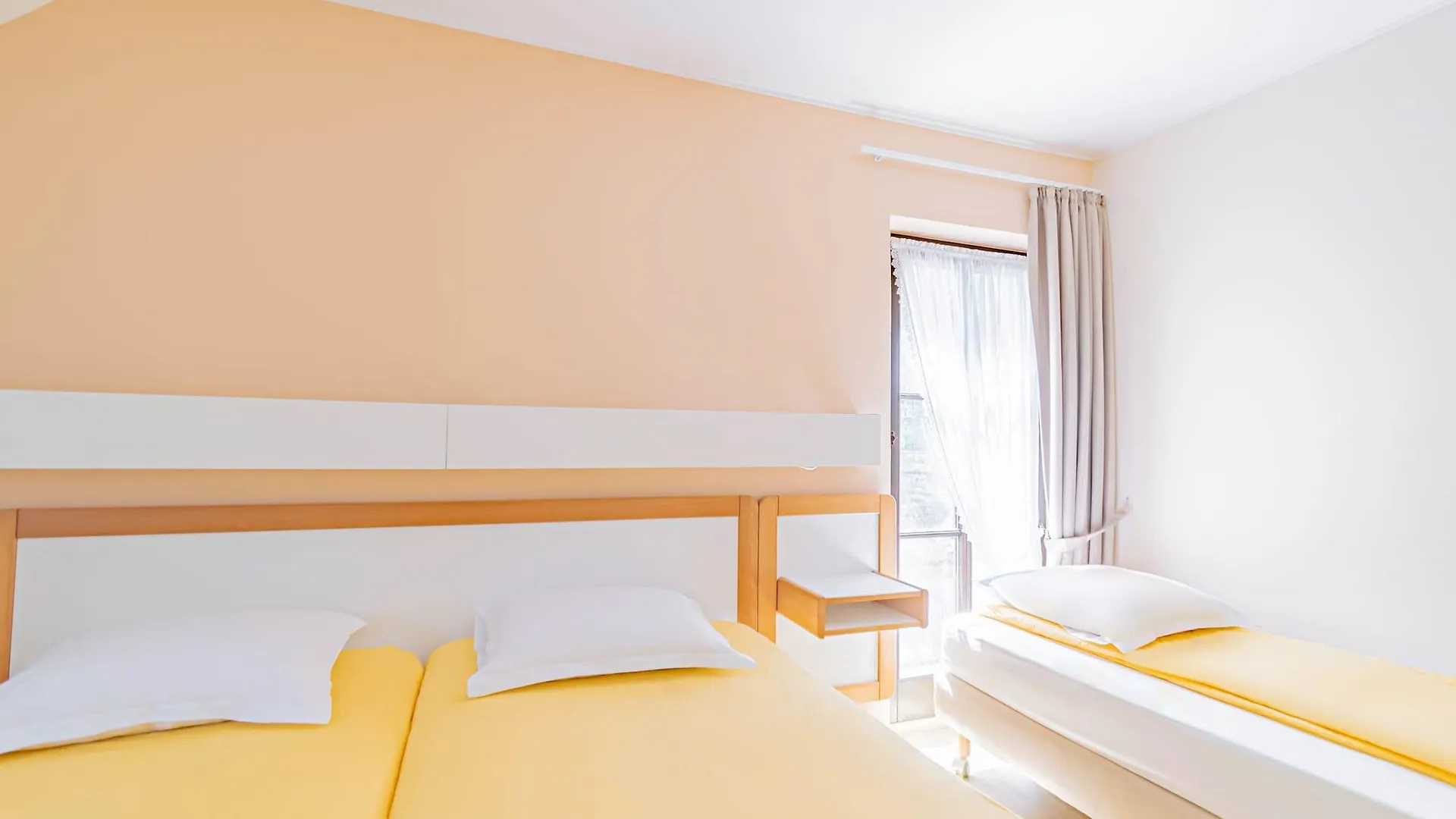 Hotel Le Postillon Esch-sur-Sure 3*,  Luxembourg
