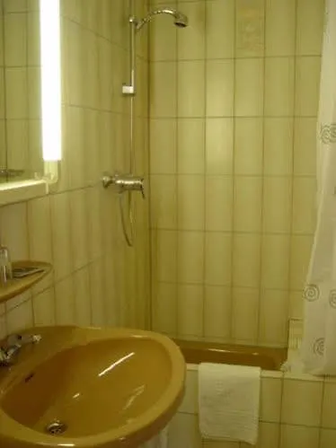 Hotel Le Postillon Esch-sur-Sure 3*,